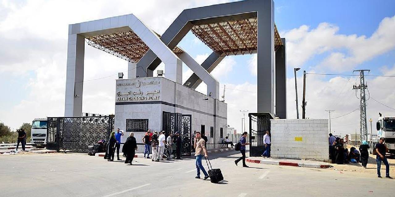 İsrail sınırlı geçişe izin vermişti: Giriş-çıkış sayıları açıklandı