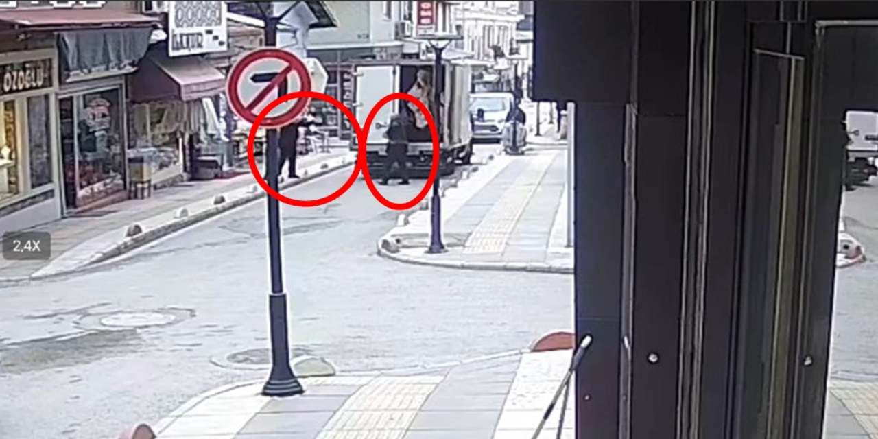 Elazığ'da tartışma kanlı bitti: Tabancayla vurup yerde tekmeledi