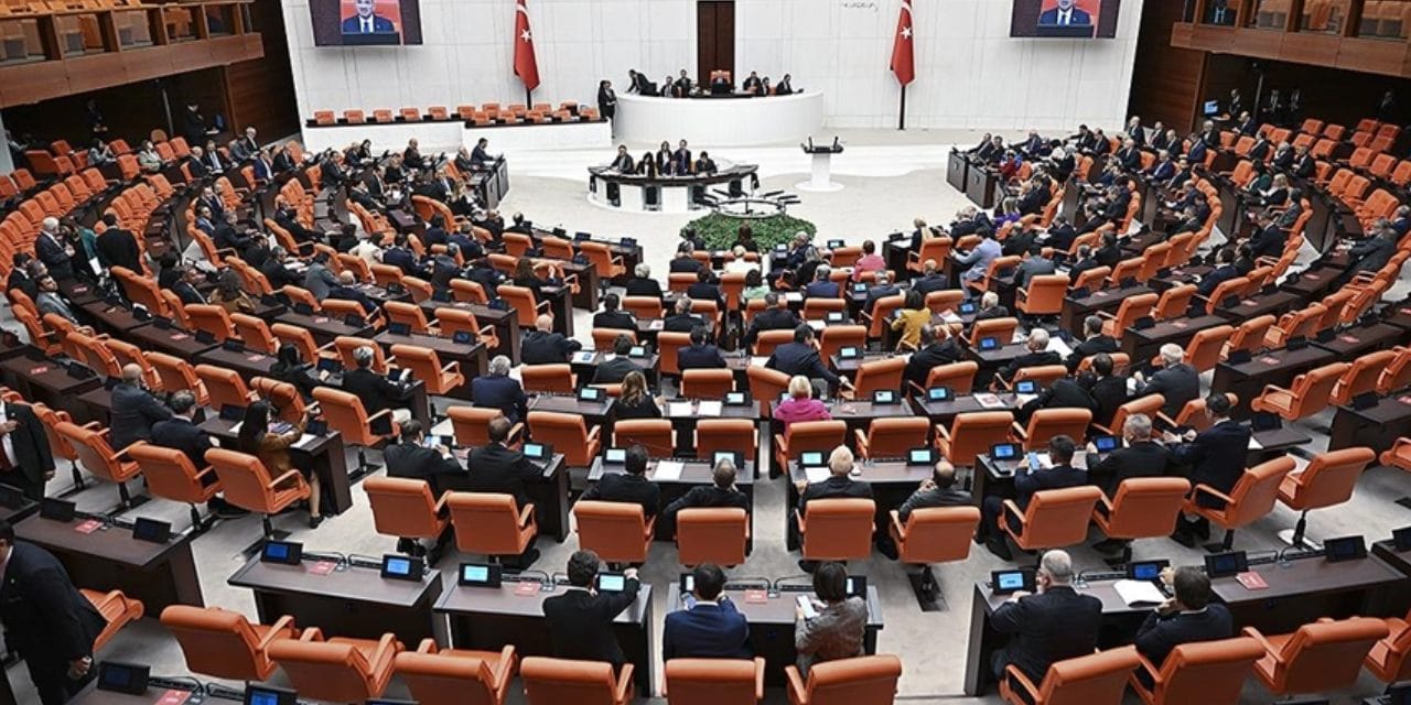 Köprü ve otoyolların özelleştirilmesine ilişkin araştırma önergesi AKP-MHP oylarıyla reddedildi