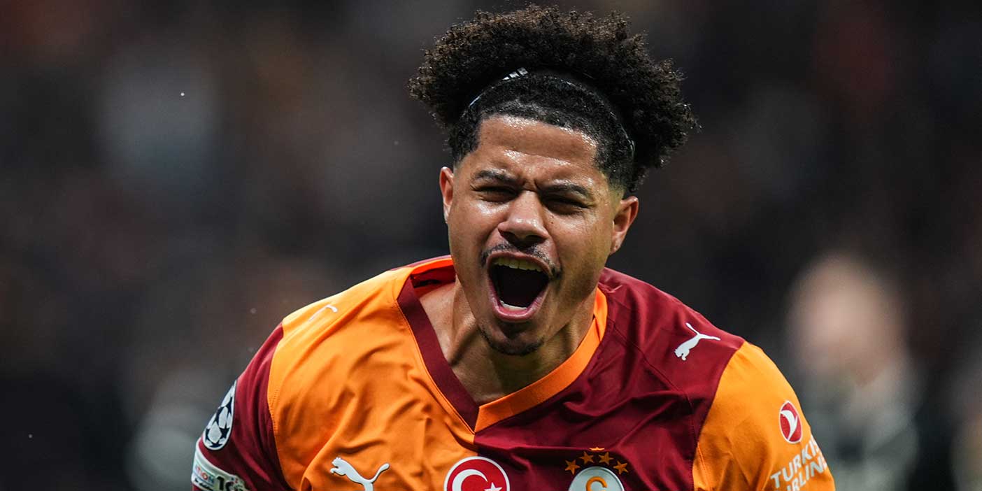 Osimhen Sara'yı rahat bırakmadı