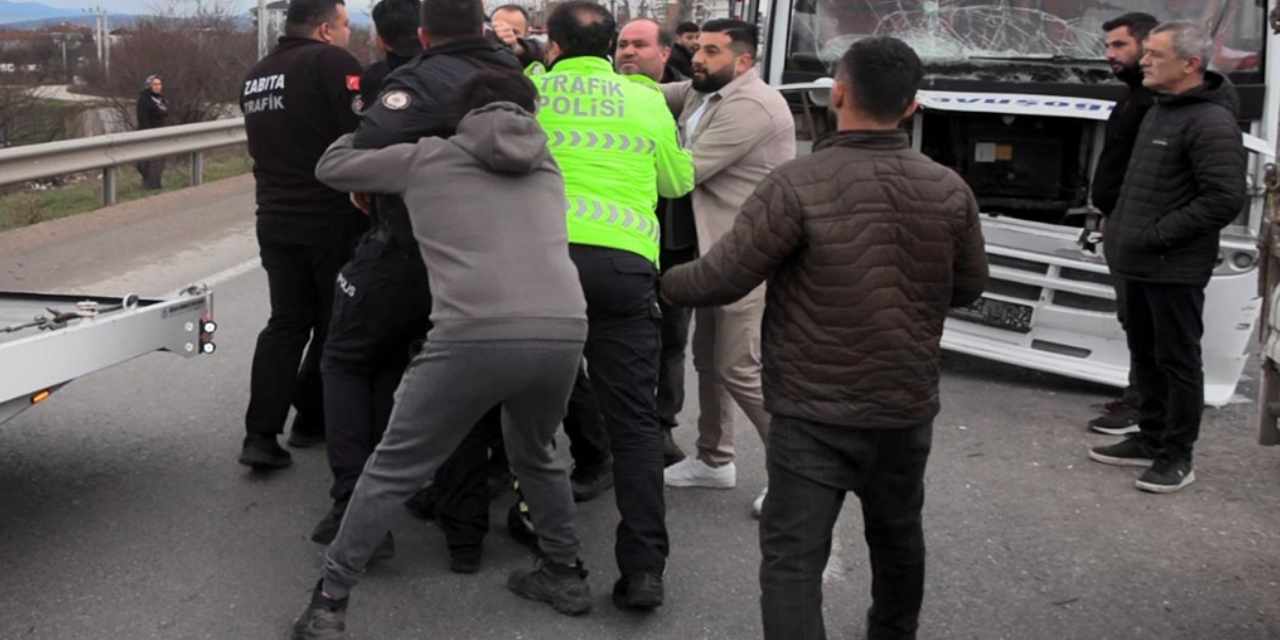 7 kişinin yaralandığı zincirleme kaza sonrası kavga çıktı!