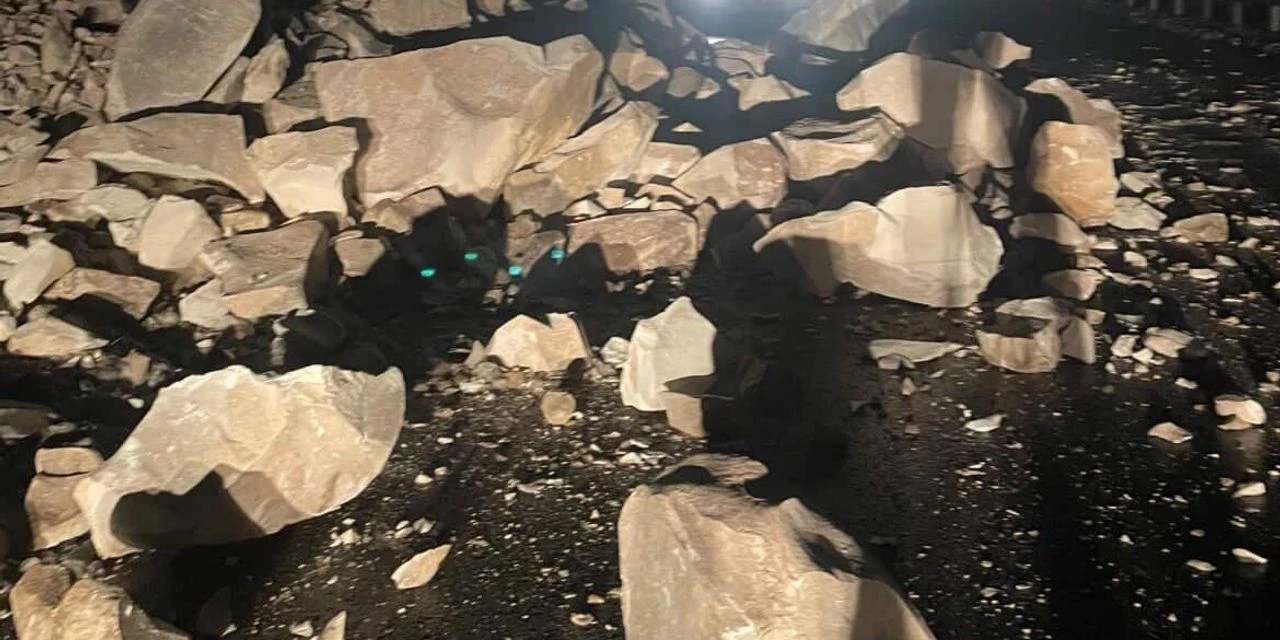 Dağdan kopan kayalar önlerine düştü: Muhtar ve ailesi ölümden döndü