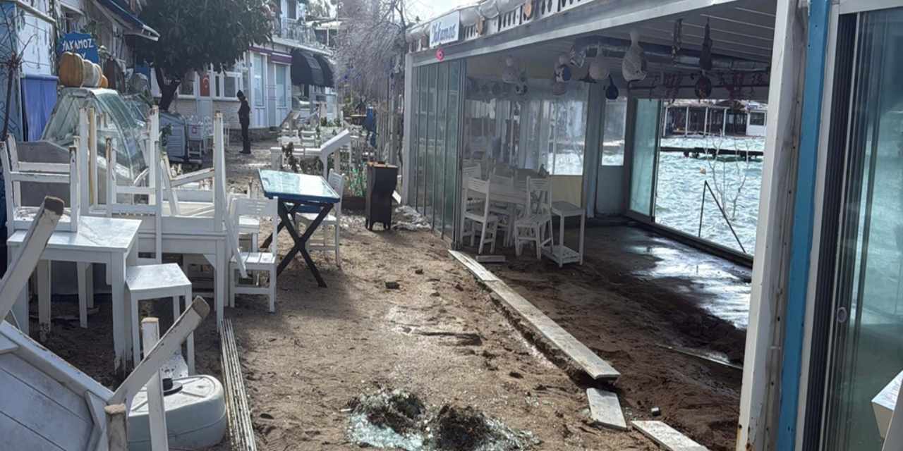Fırtına öyle bir vurdu ki işletmenin camları kırıldı