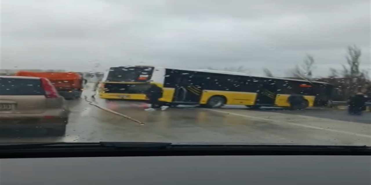Son dakika | Büyükçekmece'de İETT kazası
