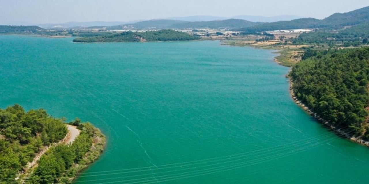 İzmir'de sağanaklar etkili oldu: Ürkmez Barajı yüzde 100'e yaklaştı