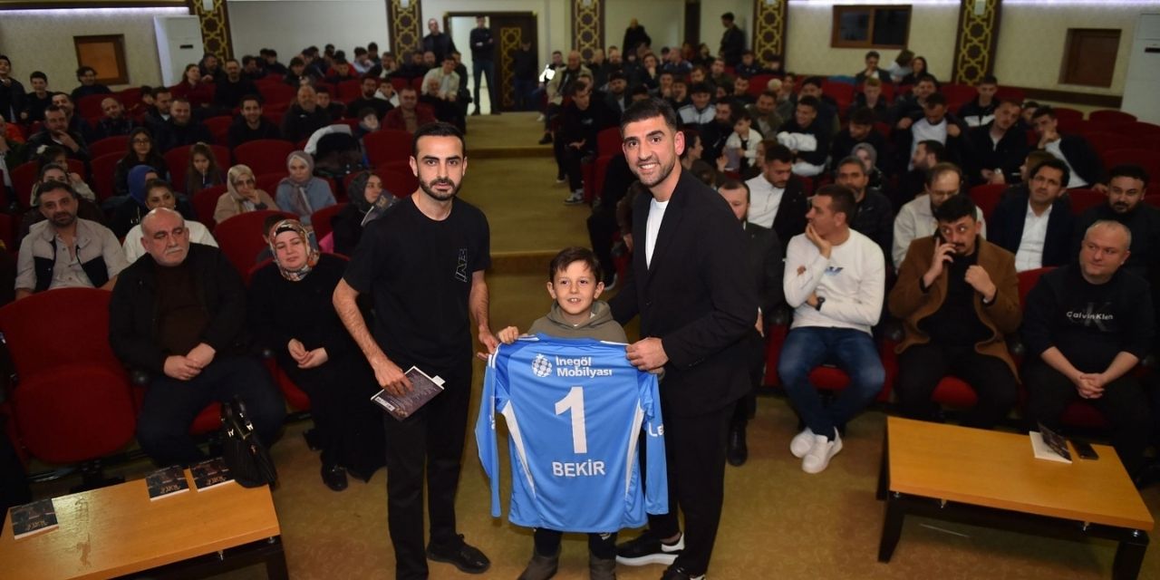 "Sevgili kale: Üç direk arasında başlayan hikaye"! Bekir Sevgi tarihe geçti