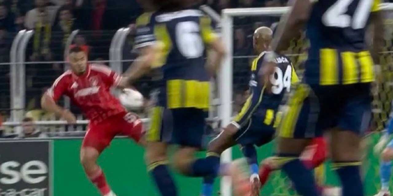 Fenerbahçe'de penaltı isyanı: Tartışmalı pozisyon