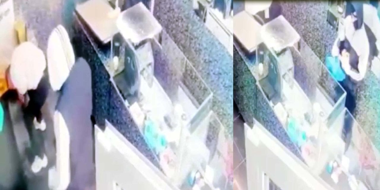 Kuyumcuya biber gazı sıkıp 1 kilo altınla kaçtılar