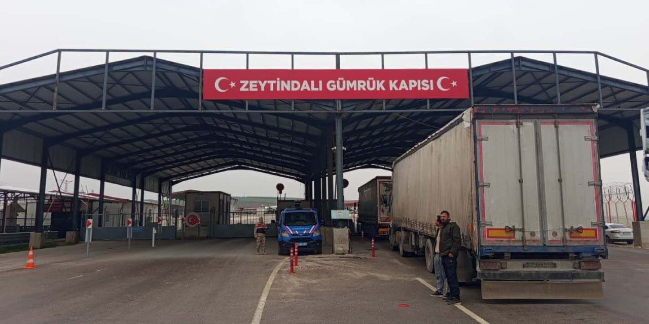 Suriye sınırdaki iki gümrük kapısını kapattı: Türkiye ticaretini sekteye uğratacak!