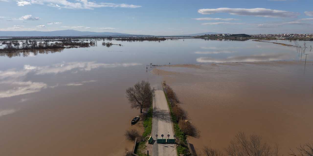 Beş bin dönüm tarım arazisi su altında kaldı