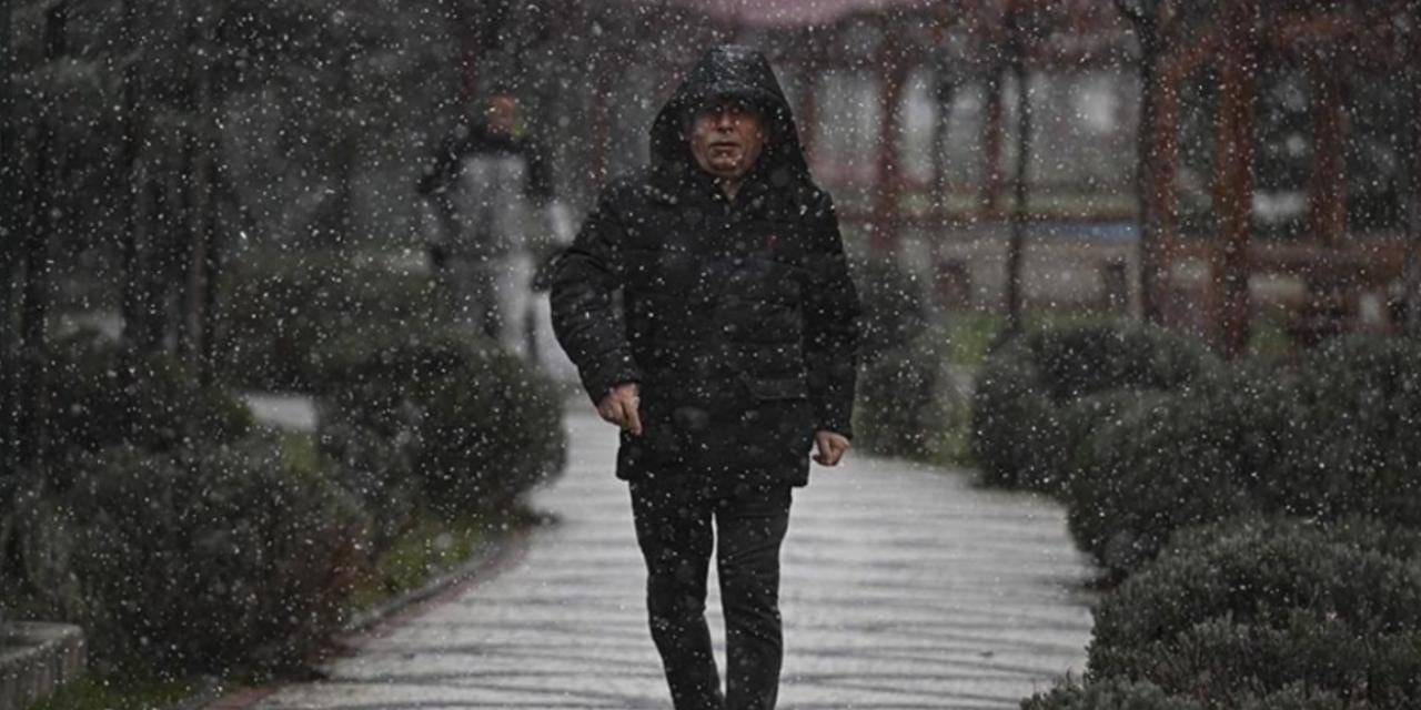 Beklenen oldu! Fırtına yükünü bırakıyor: 8 derece birden düşecek