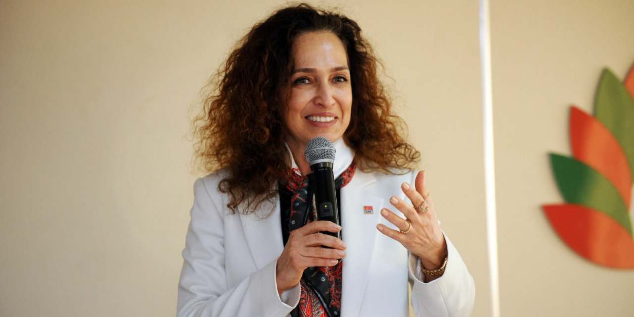 İzmir’in gözde ilçesinin başkanı AKP’ye geçiş iddialarına yanıt verdi