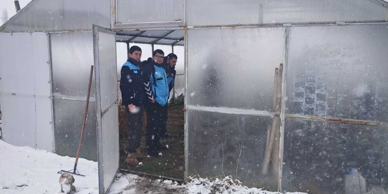 Telefonunu eve bıraktı: Metruk evde korkmuş halde bulundu