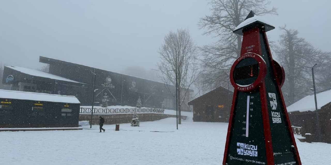 İstanbul’un yanı başındaki şehir beyaza büründü