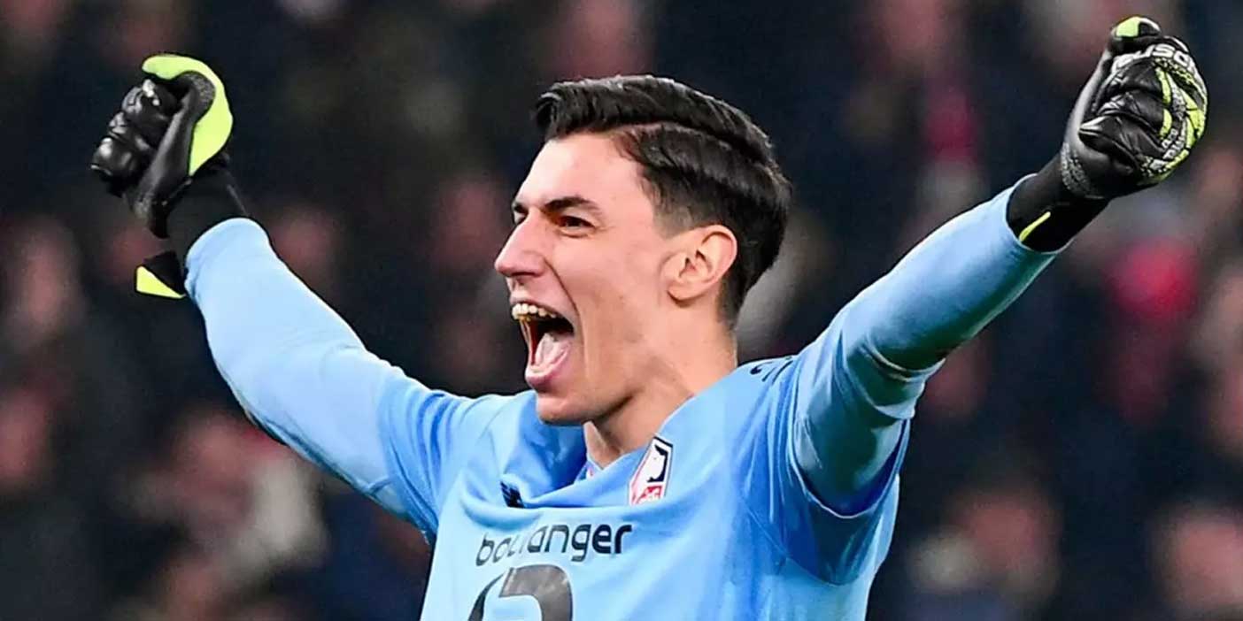 Berke Özer'den soyunma odasında Fenerbahçe göndermesi