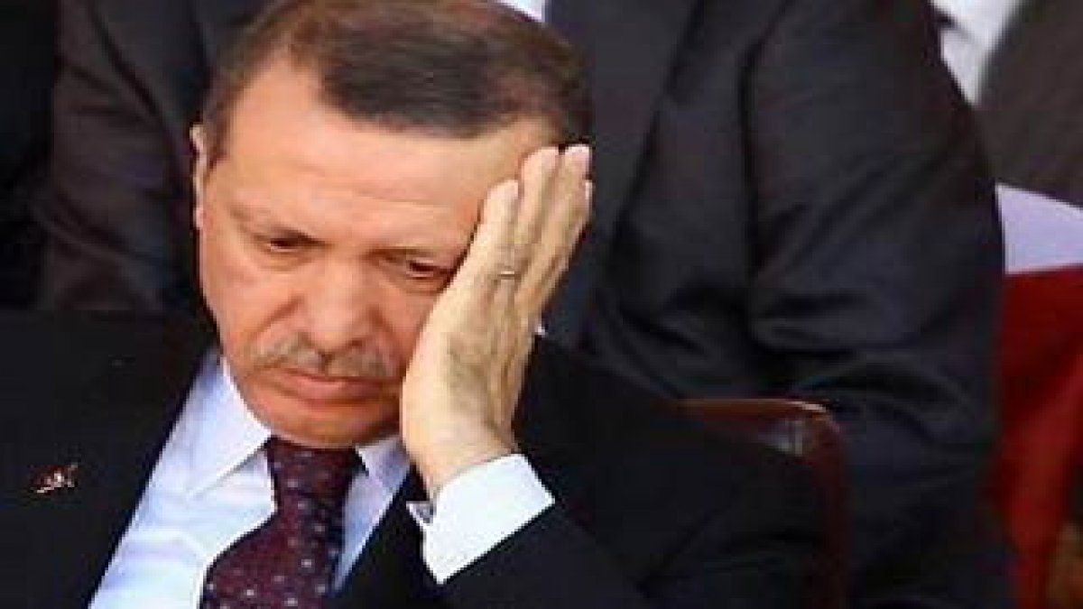 AKP her yolu deniyor...  Erdoğan'dan yeni partilere kaymayı önleyecek "özel plan"