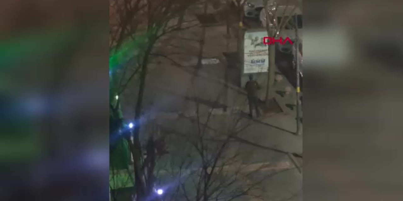 Sokak ortasında kalaşnikofla terör estirdi! 2 yaralı