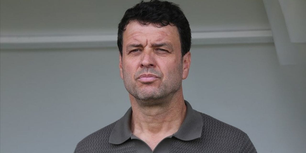 Kendi sahasında yenilir yenilmez 4. kez getirildiği görevine son verildi