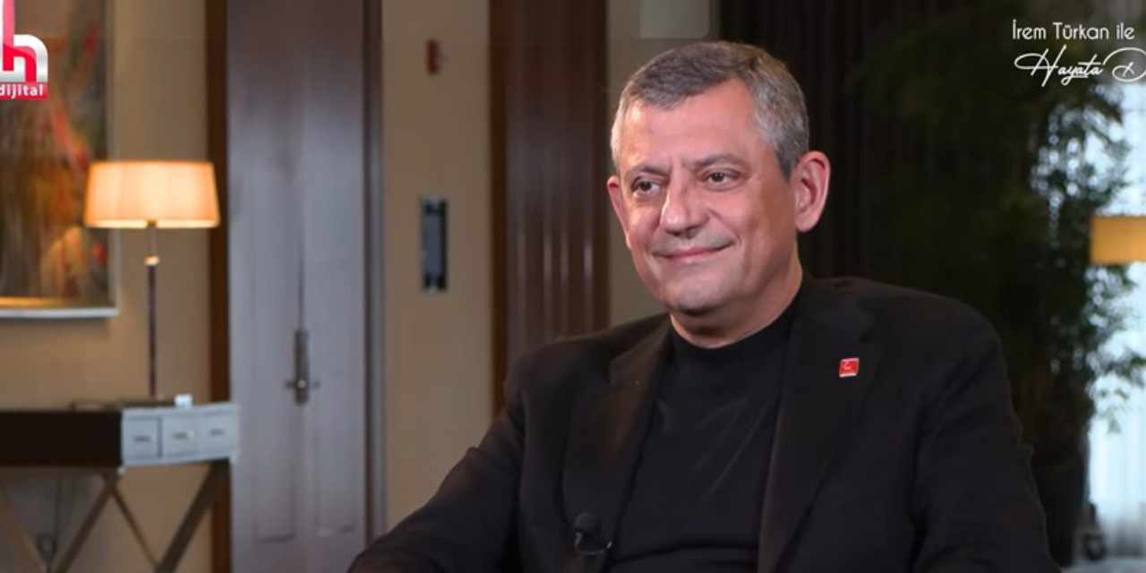 Özgür Özel: Yorgun Demokrat dinleyip kendime gelirim, başucu kitabım 'Cereyanlar'