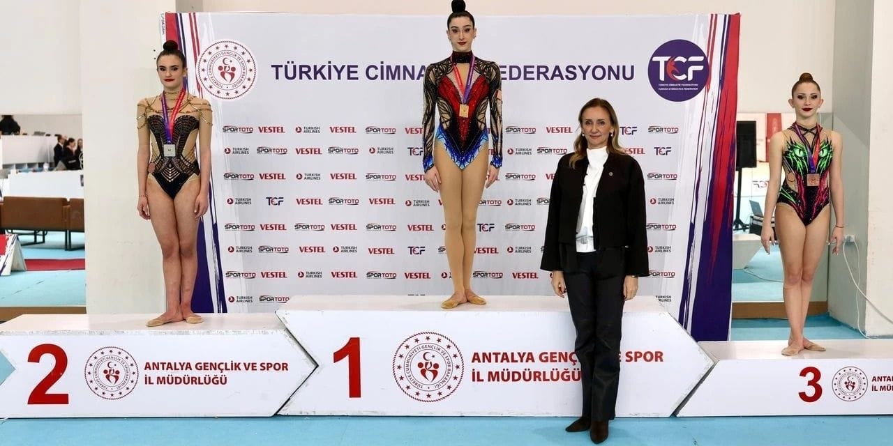 Eda Erdem ve Hatice Gökçe birinci oldu