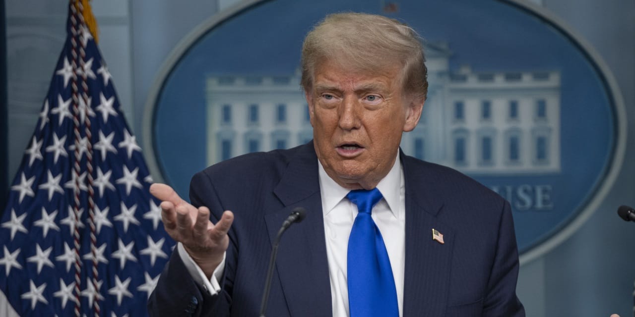 Trump'tan Meksika ordusuna destek! "Çabalarını artırmalı"