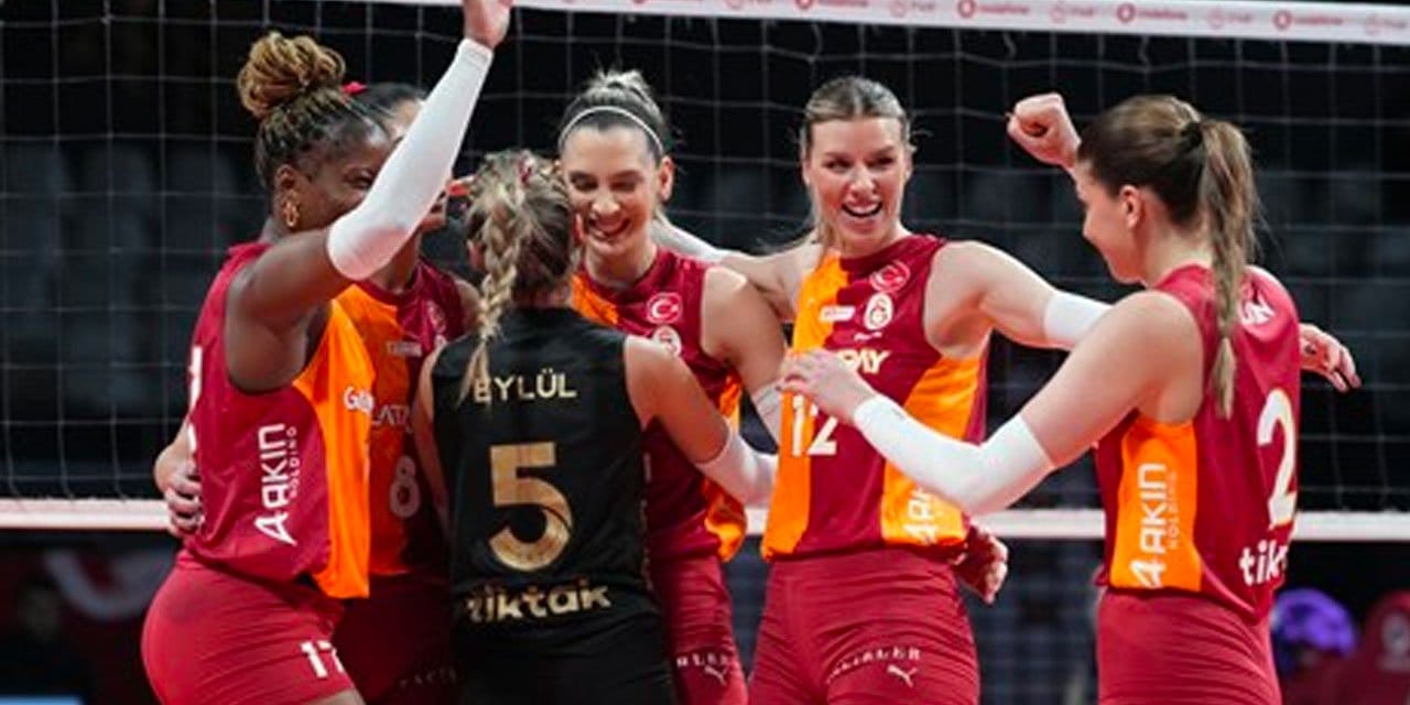 Galatasaray galibiyete rağmen yollarını ayırdı