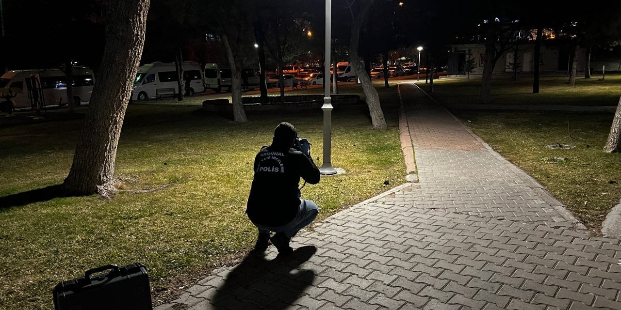 Parkta iki grup arasında silahlı kavga! 1 kişi yaralandı