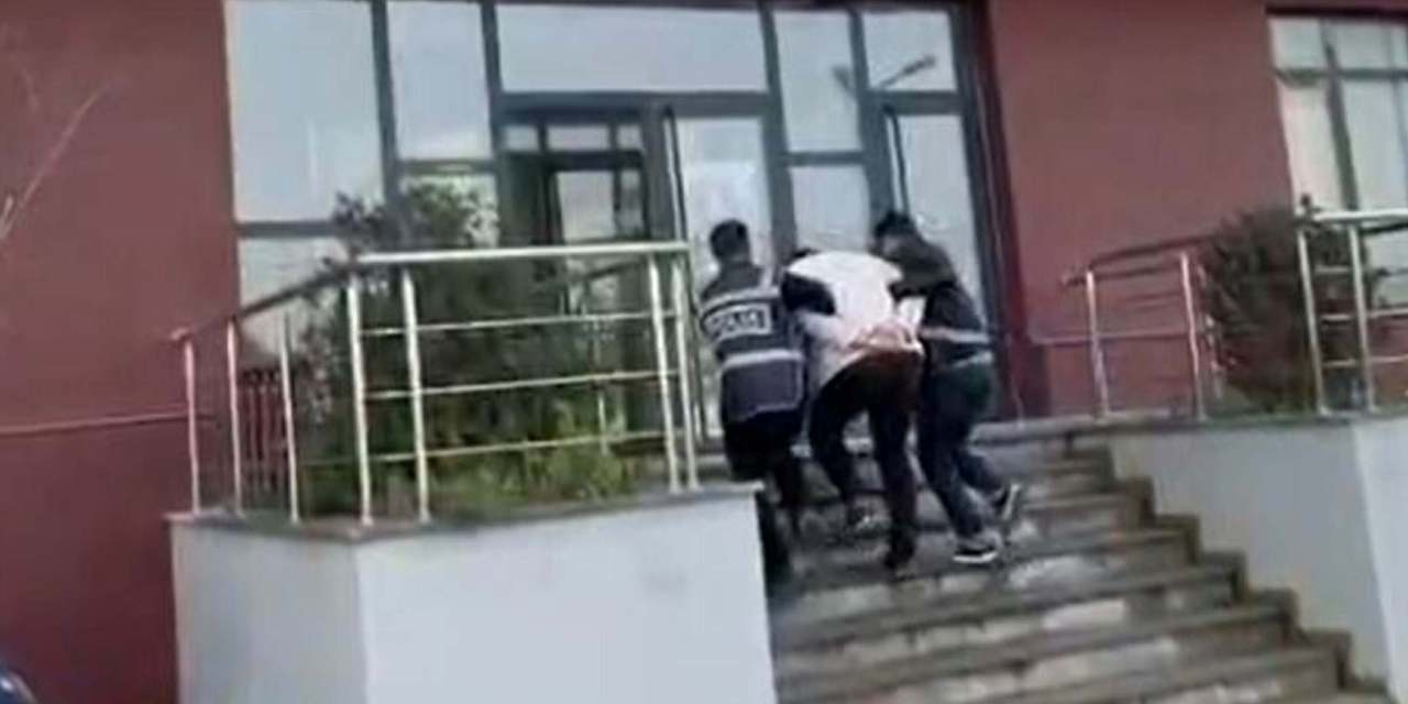 İzmir'de iftar hazırlığında bıçaklı saldırı: Şüpheli yakalandı