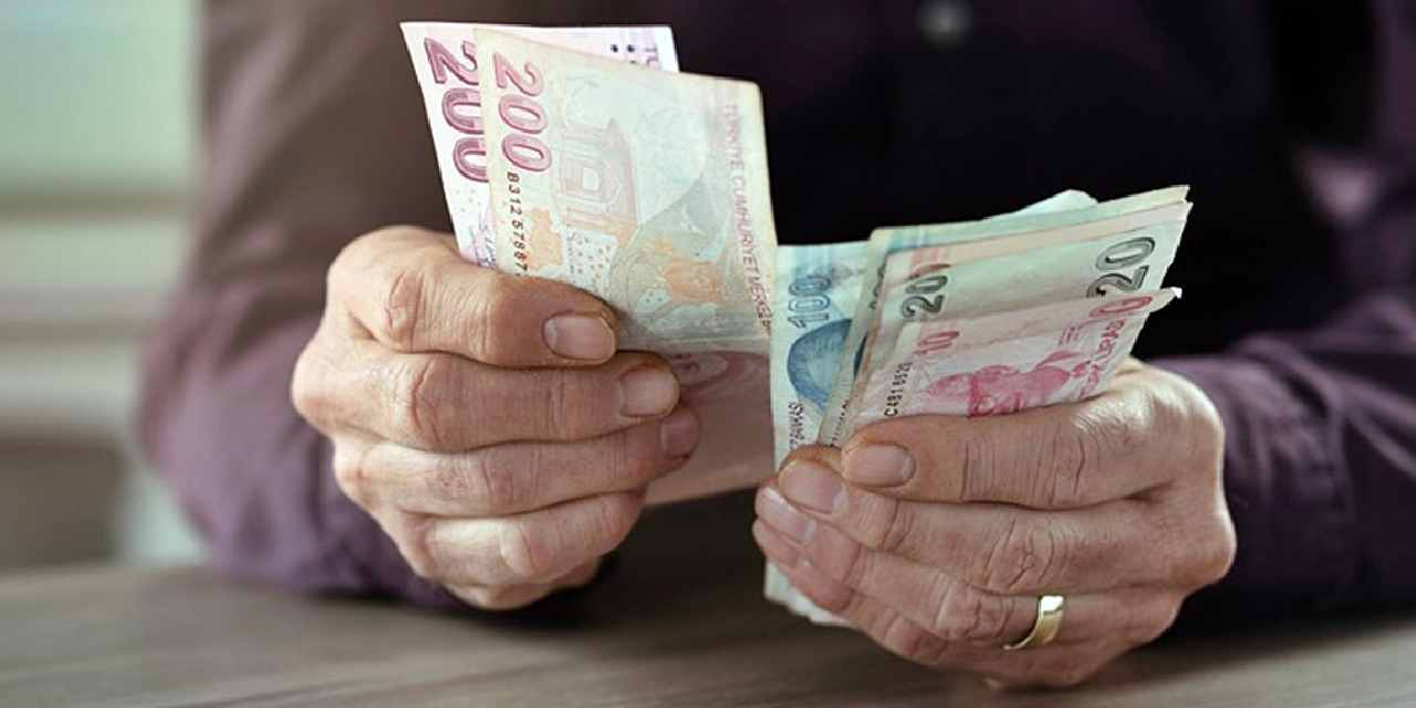 Emekli promosyonu 90 bin liraya kadar çıktı: 5 banka teklifini güncelledi