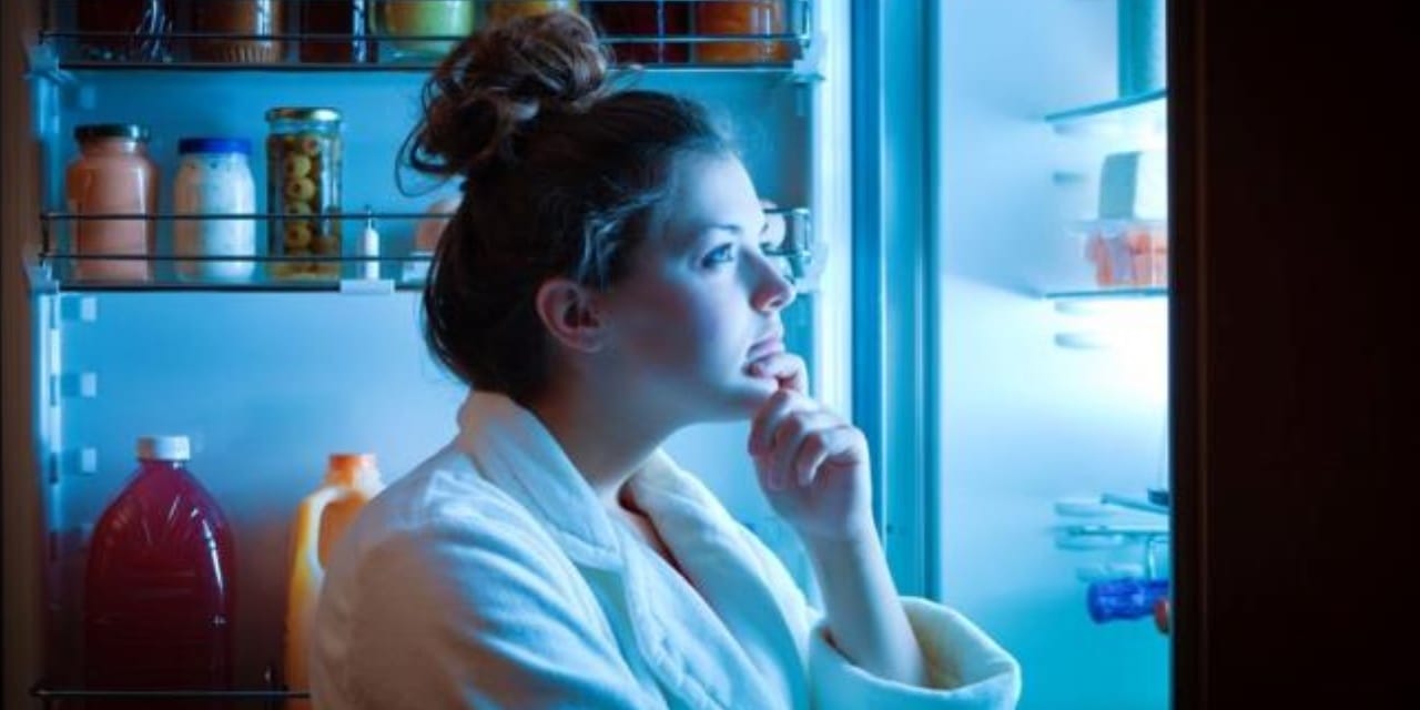 Gece atıştıranlar dikkat! Dijital trend ölüm riskini yüzde 21 artırıyor