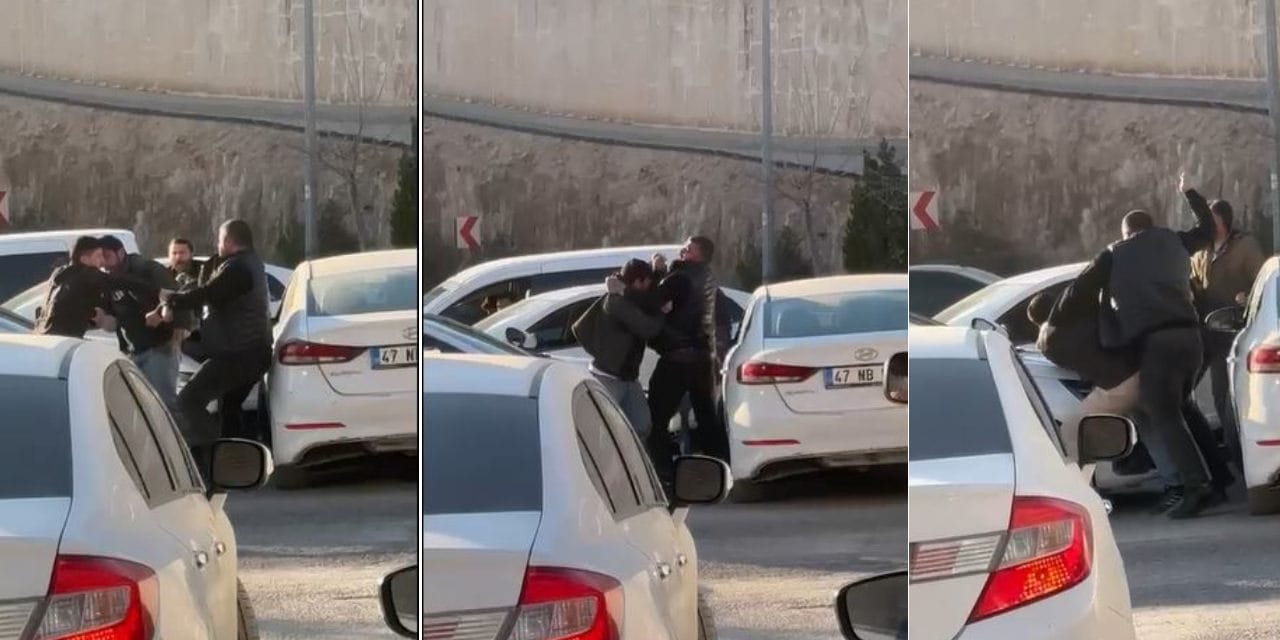 'Yol verme' kavgası kamerada! Trafiğin ortasında yumruklar konuştu