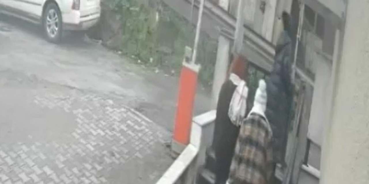 Üç genç kadın bina bina gezip amaçlarına ulaşamadan yakalandı