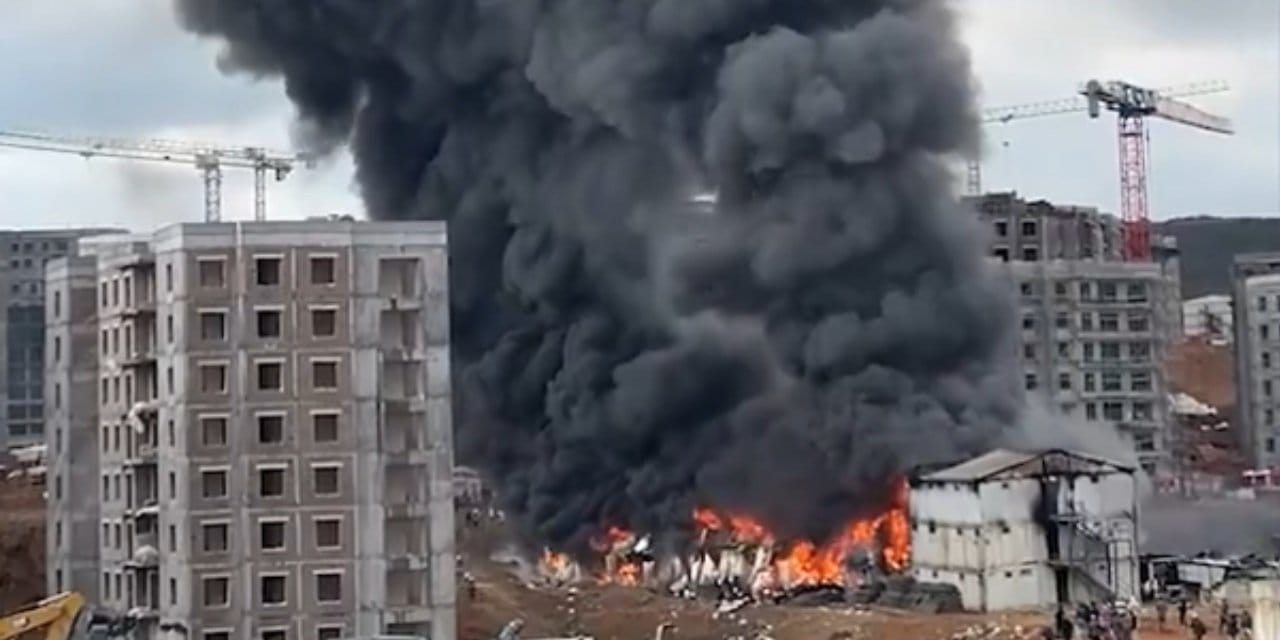 Son dakika |Tuzla'da işçilerin kaldığı şantiyede yangın