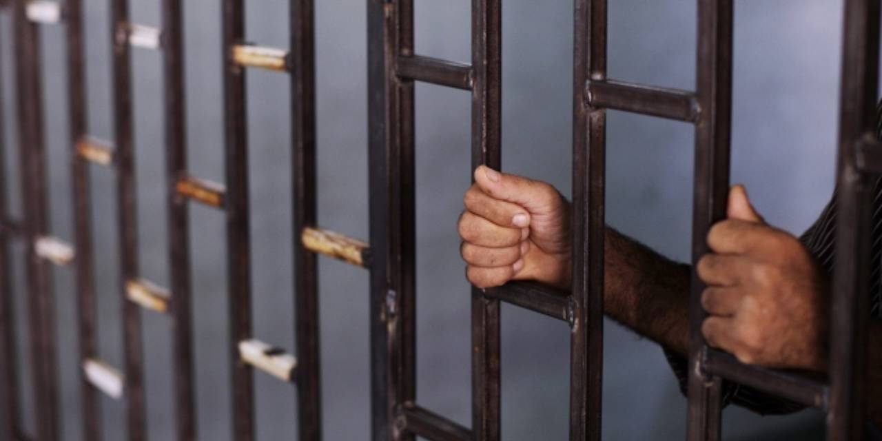 Mahkeme eski bakanları suçlu buldu: Debusi’nin ölümü hapis getirdi