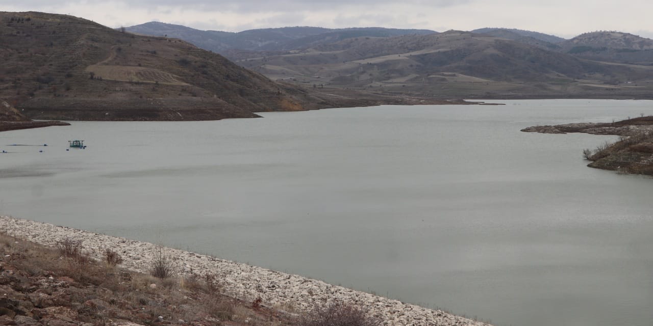 İki ay önce kuruyup çatlamıştı: Baraj gölünde doluluk yüzde 15'e ulaştı