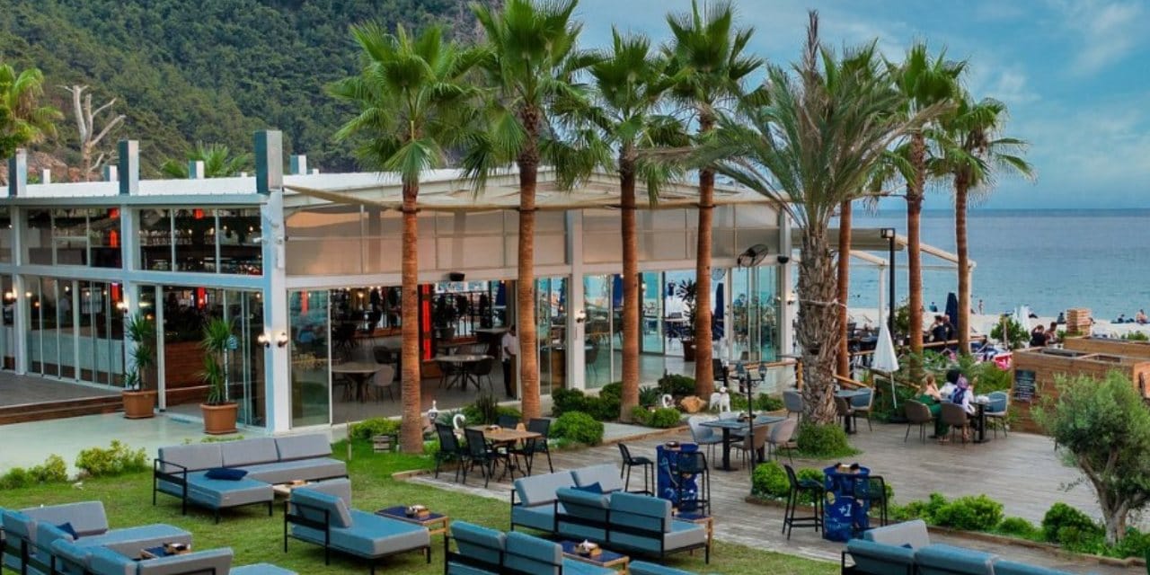 Alanya'nın en ünlü plajı 3 katına alıcı buldu