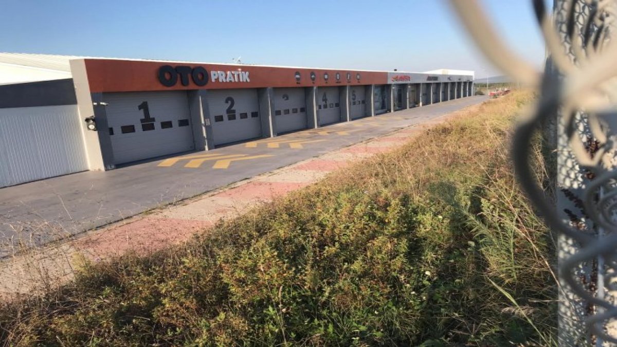 Türkiye’nin en büyük "açık oto pazarı" olacaktı... Kapısına kilit vuruldu! 