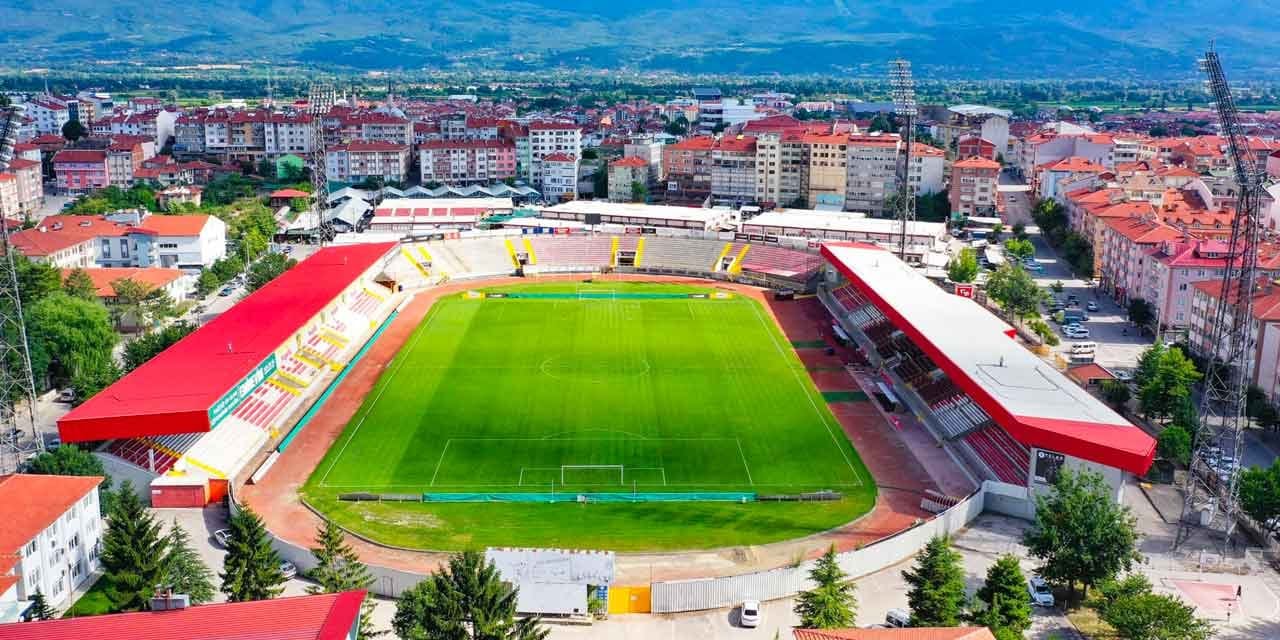 Boluspor'da hayalet tribün tartışması: TRT spikerini nasıl kandırdınız