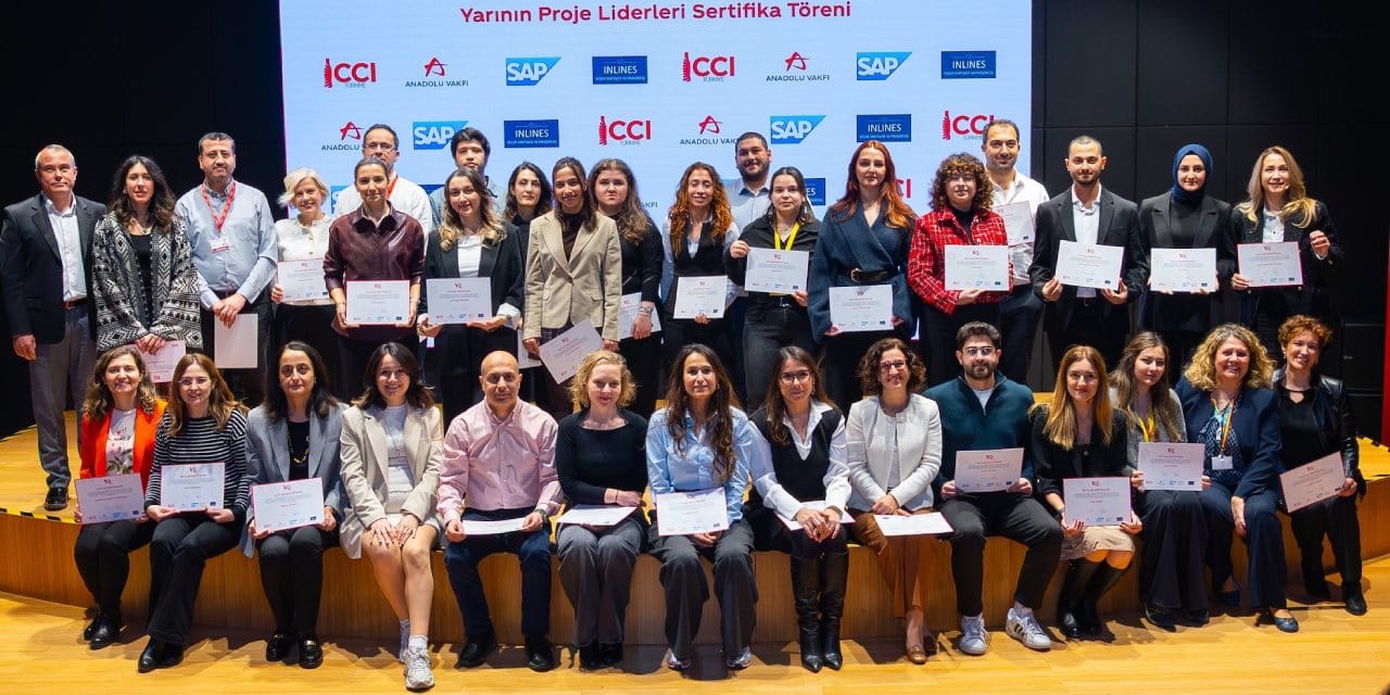 Gençlere Dijital Dönüşümde Altın Bilezik: "Yarının Proje Liderleri" programı tamamlandı