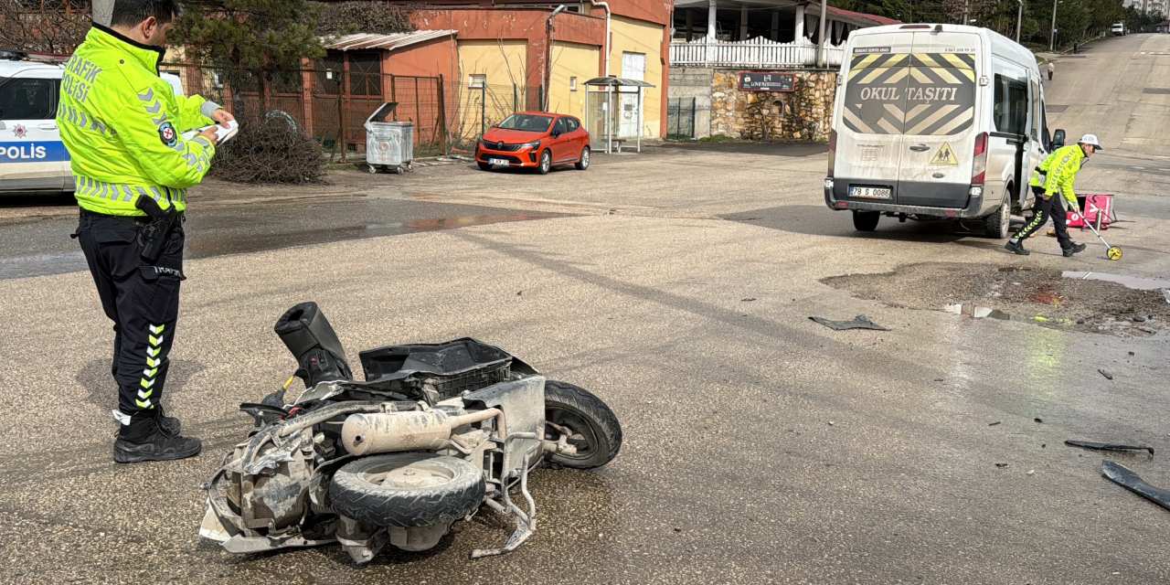 Minibüs ile motosiklet çarpıştı! 1 kişi can verdi