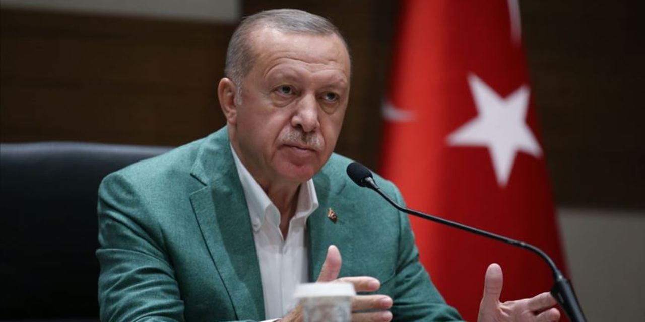 Masasına gelen son anket Erdoğan'ı çileden çıkartmış! Kurmaylarına "Ben niye kazanamıyorum?" diye sormuş