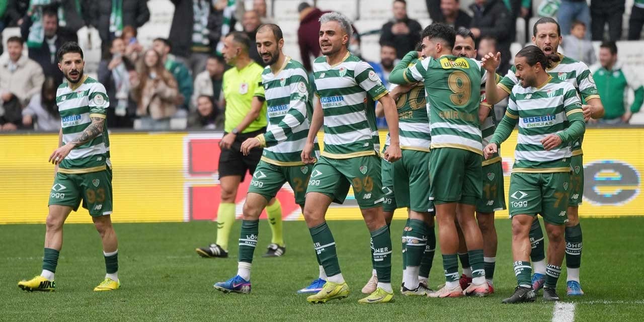 Lider Bursaspor gol attıkça attı: Rakibini perişan etti
