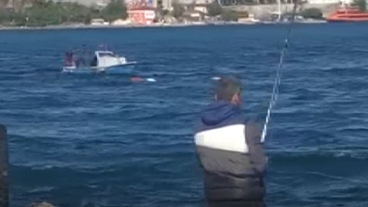 Boğaz'da kaçak midye avlayan şahısların bulunduğu tekne battı