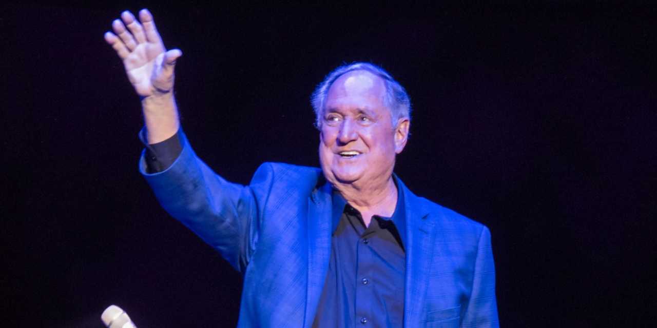 Grammy adayı efsane şarkıcı hayatını kaybetti