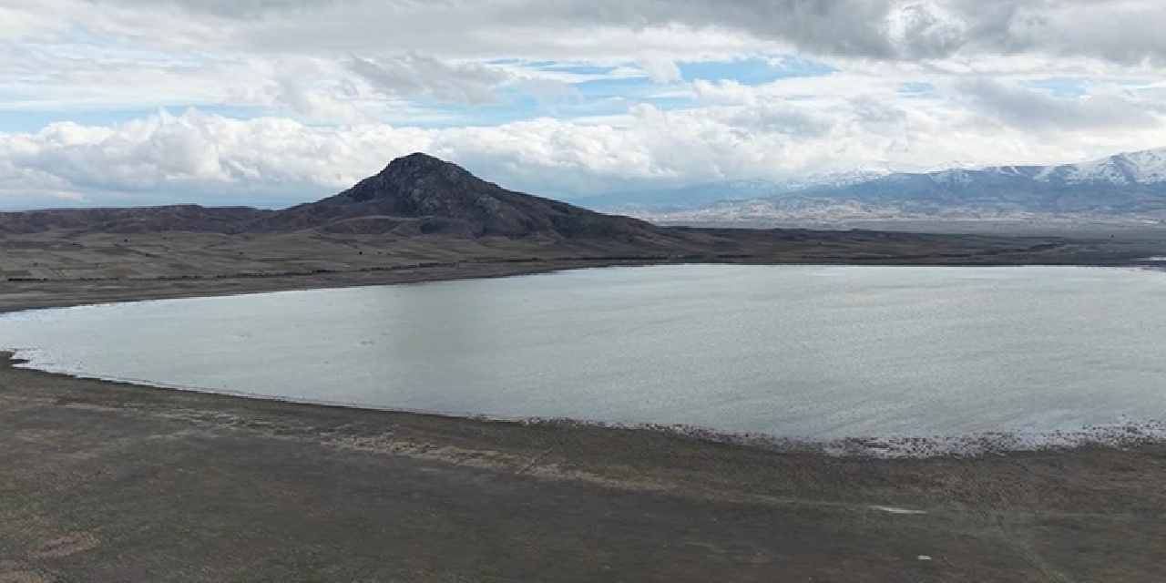 Türkiye'de ikinci kuş cenneti olmaya adaydı: Karataş Gölü yeniden dolmaya başladı