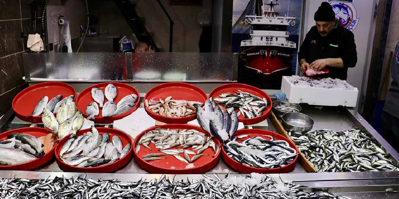 Kapış kapış gidiyor: Kilosu 100 liradan poşet poşet alıyorlar