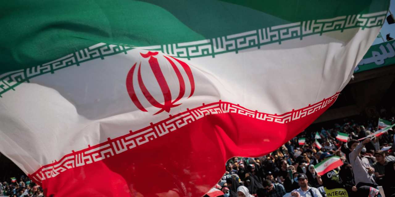 İran komşu ülkelere seslendi: Sadece ABD üslerini hedef alacağız