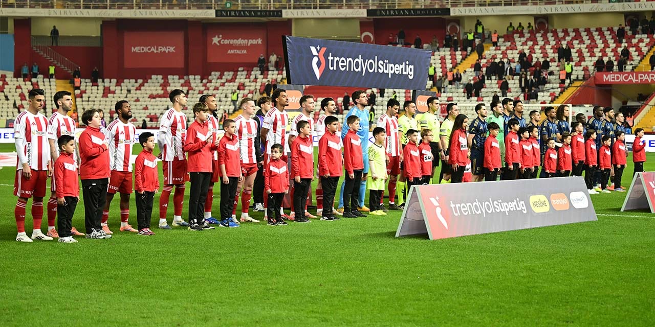 Fenerbahçe'de kötü haberler bitmiyor: Bir sakatlık daha geldi