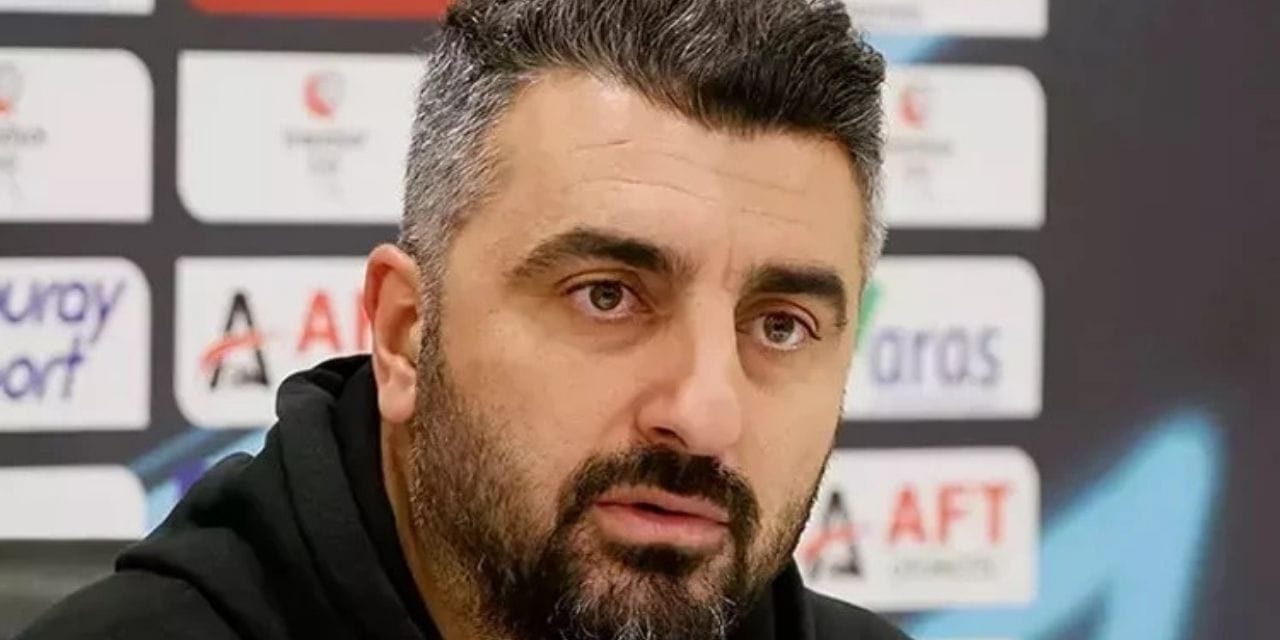 İlk galibiyetini çok farklı aldı sürekli gol yiyen rakip oyuncuları kutladı