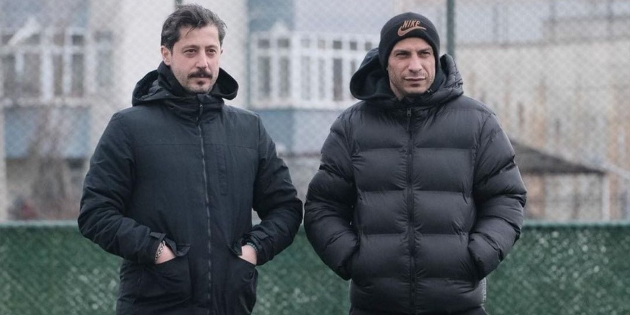 Takımı 90. dakikada golü yedi futbolcularının gözlerinden öptü